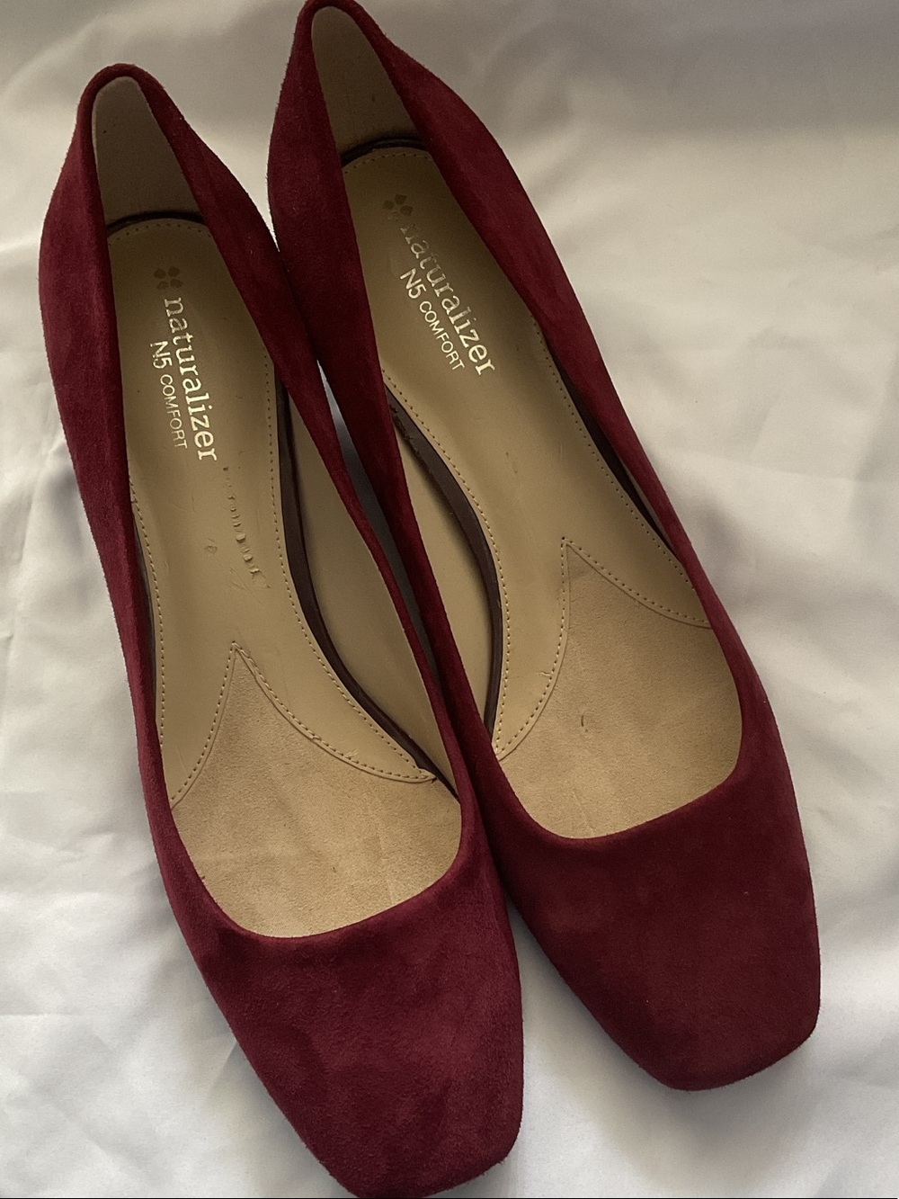 Naturalizer Burgundy Suede Low Heel Pumps